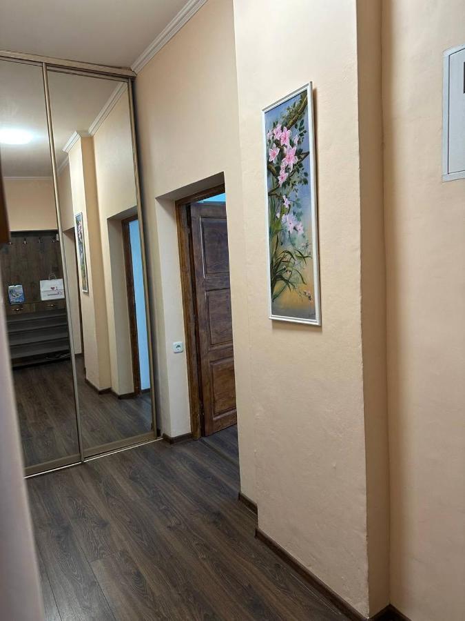Затишна Двокімнатна Квартира В Самому Серці Ужгорода Užhorod Esterno foto