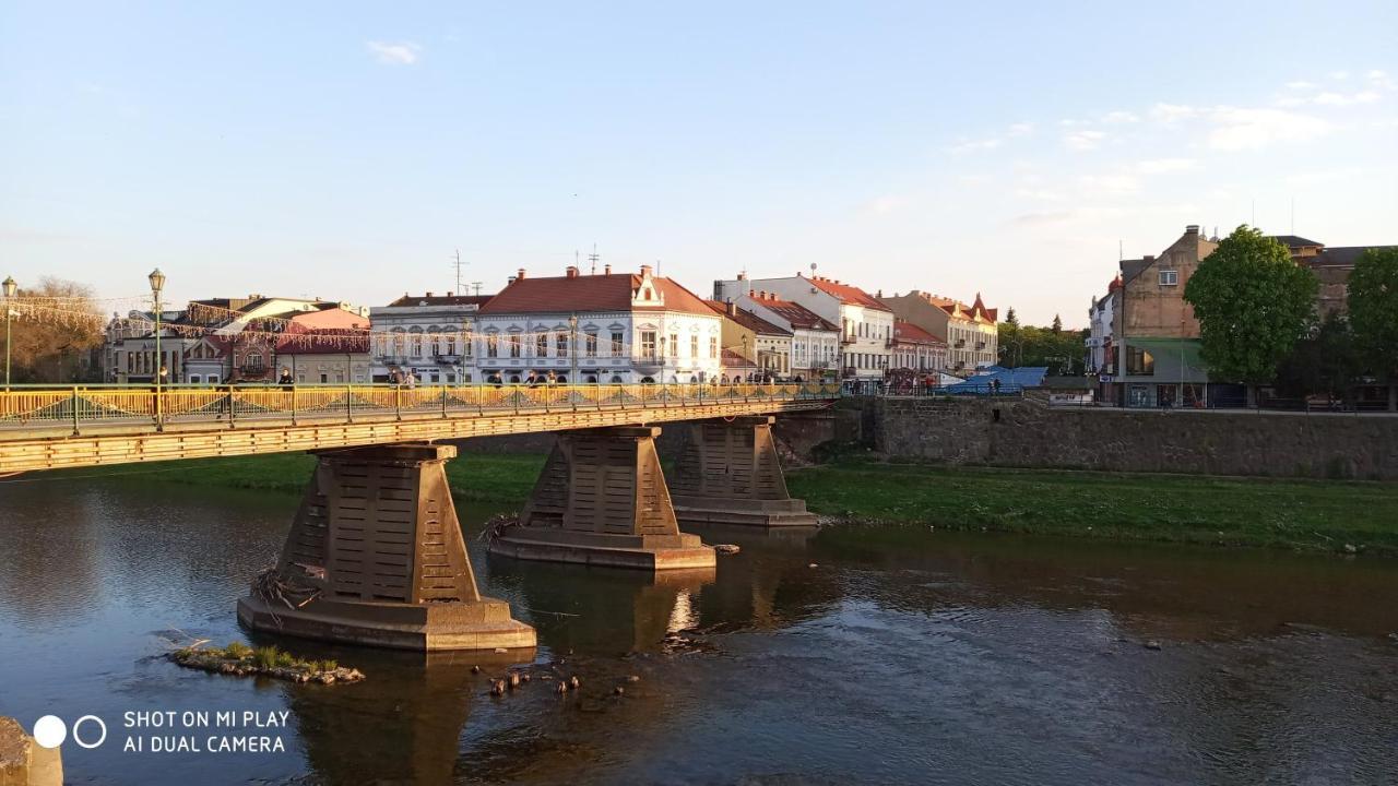Затишна Двокімнатна Квартира В Самому Серці Ужгорода Užhorod Esterno foto